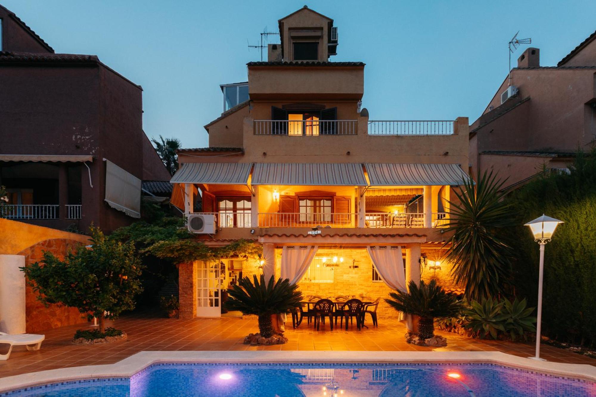 Chalet, Villa Rodeada De Naturaleza Piscina A Doce Klm De Valencia Y 7 Del Aeropuerto Dış mekan fotoğraf