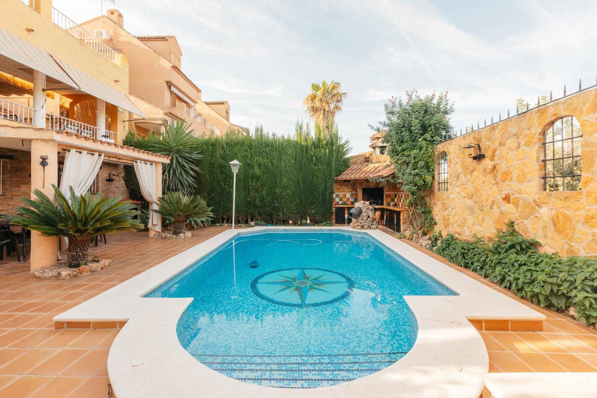Chalet, Villa Rodeada De Naturaleza Piscina A Doce Klm De Valencia Y 7 Del Aeropuerto Dış mekan fotoğraf