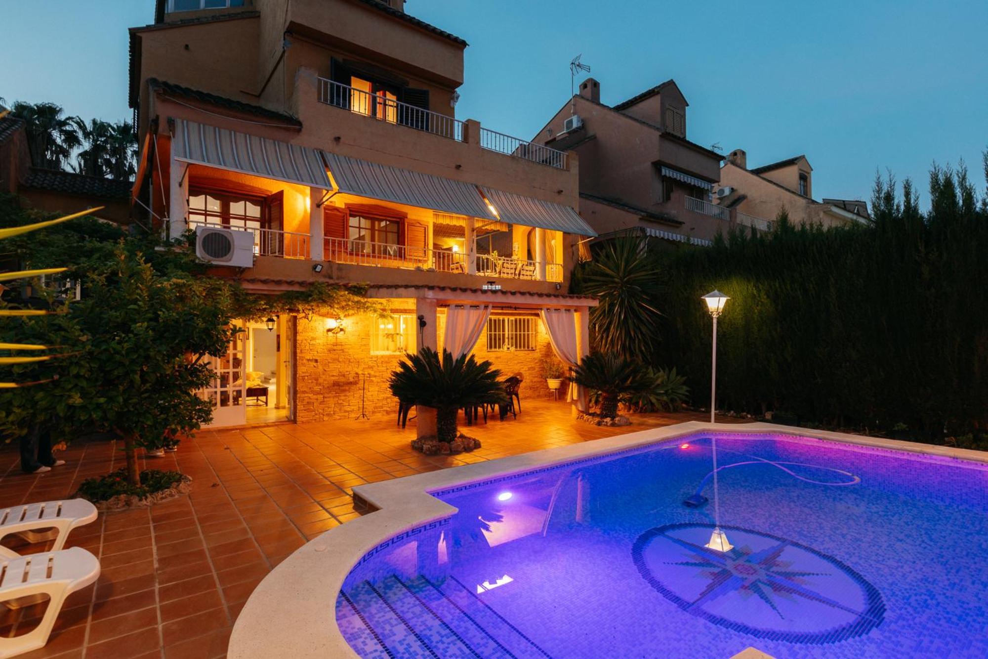 Chalet, Villa Rodeada De Naturaleza Piscina A Doce Klm De Valencia Y 7 Del Aeropuerto Dış mekan fotoğraf