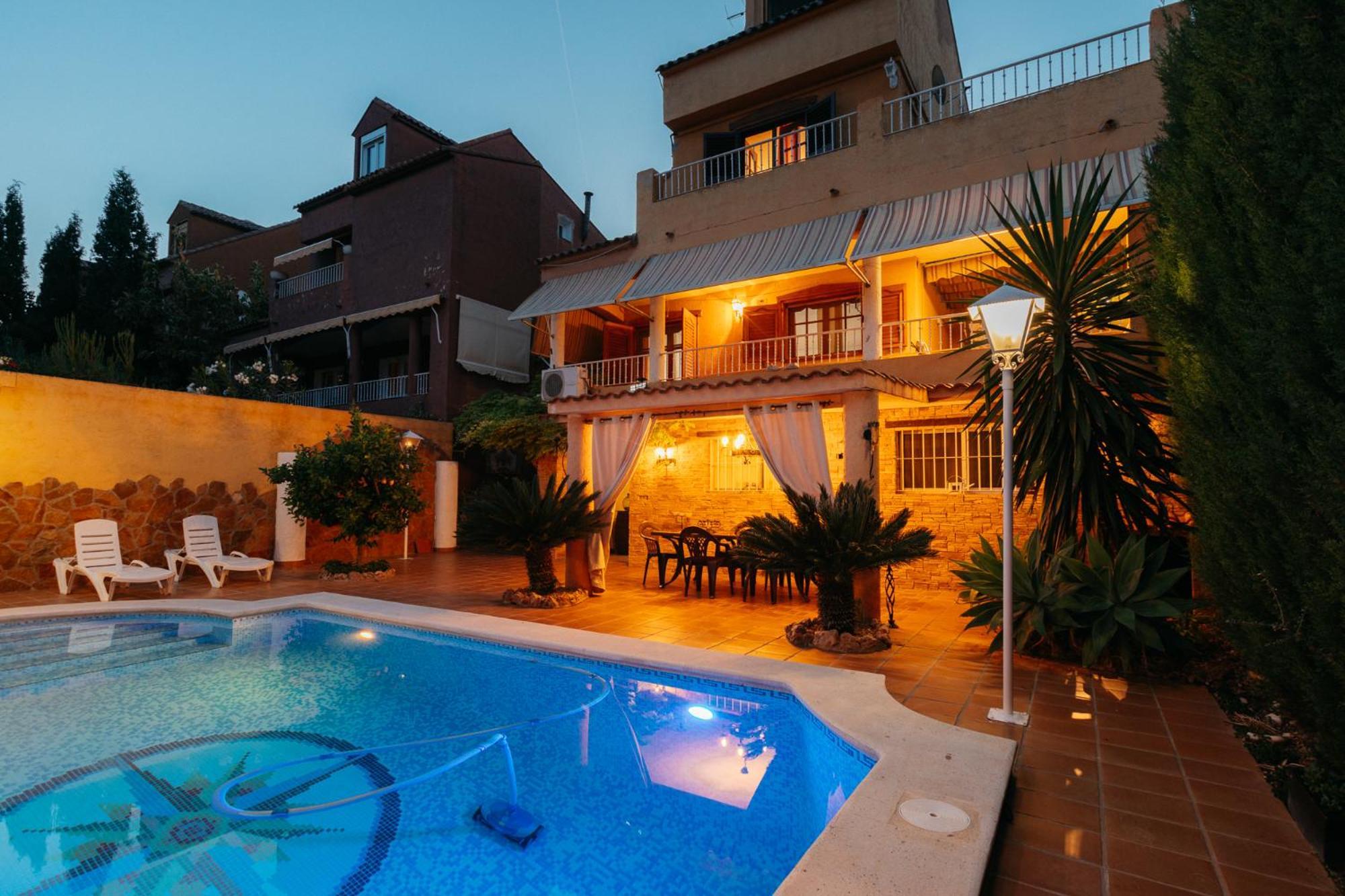 Chalet, Villa Rodeada De Naturaleza Piscina A Doce Klm De Valencia Y 7 Del Aeropuerto Dış mekan fotoğraf