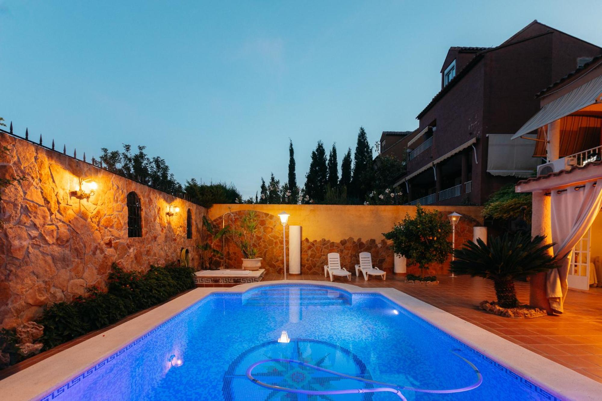 Chalet, Villa Rodeada De Naturaleza Piscina A Doce Klm De Valencia Y 7 Del Aeropuerto Dış mekan fotoğraf
