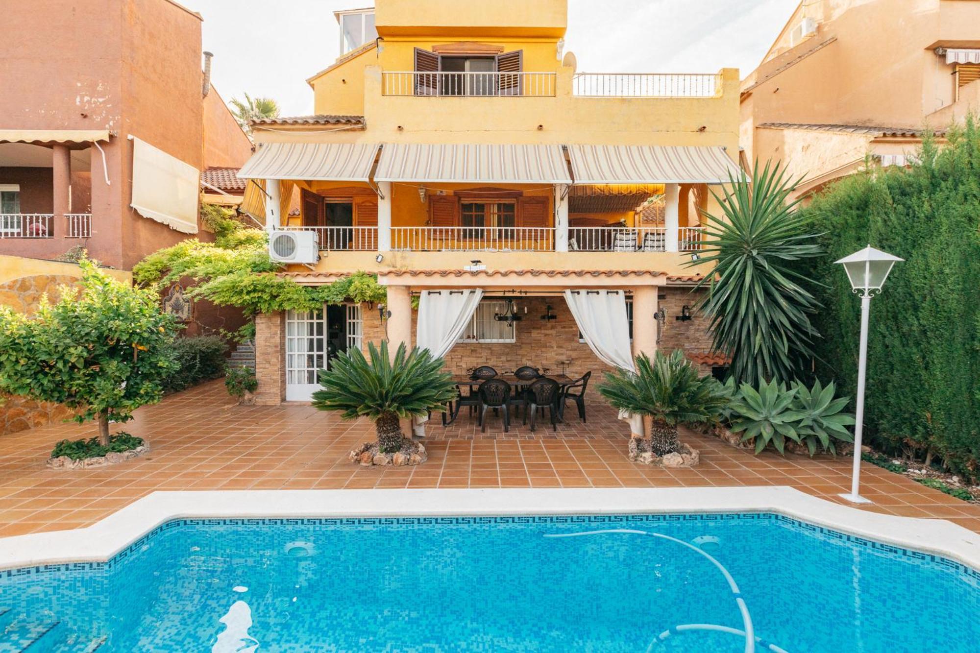 Chalet, Villa Rodeada De Naturaleza Piscina A Doce Klm De Valencia Y 7 Del Aeropuerto Dış mekan fotoğraf